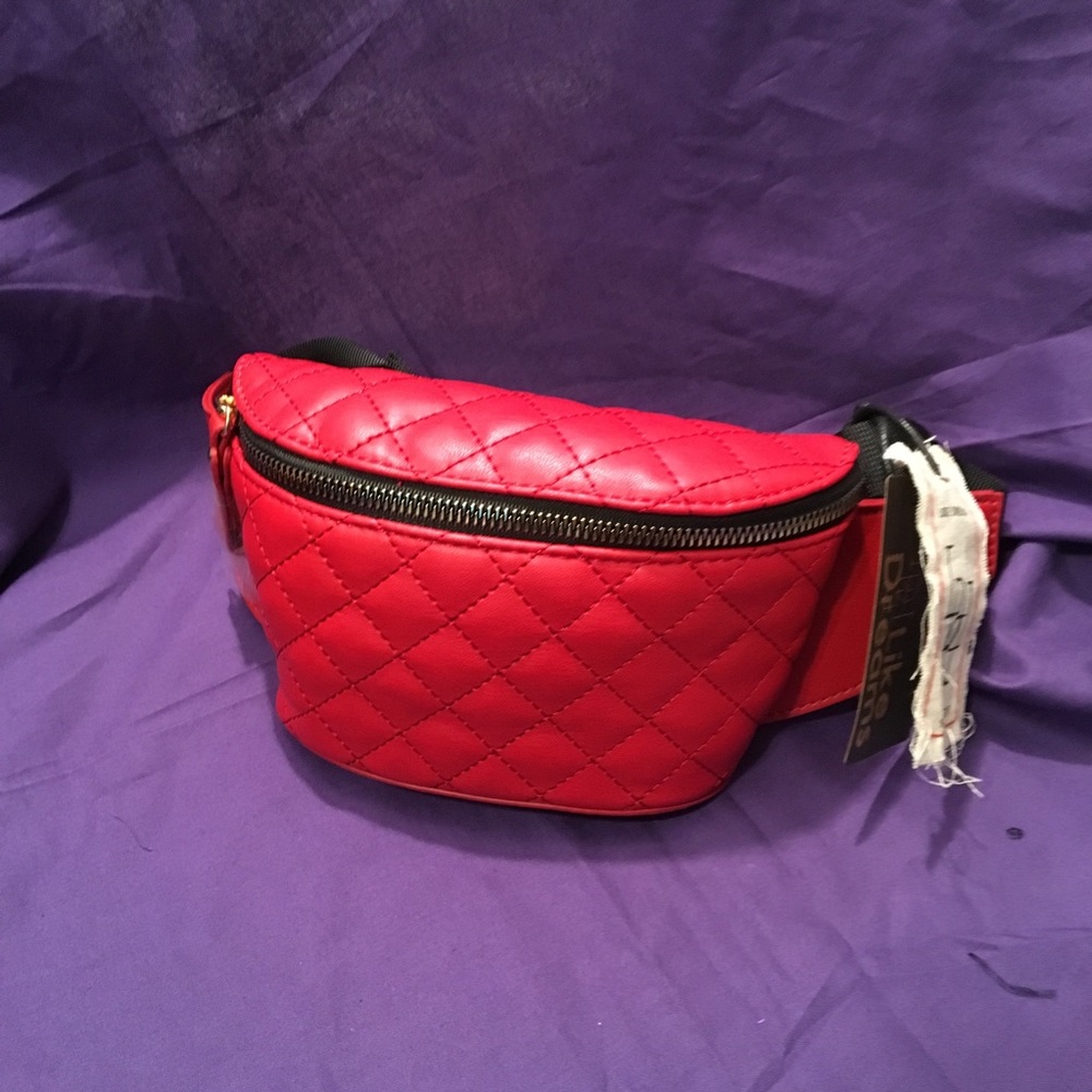 Fanny pack red quilted pattern
